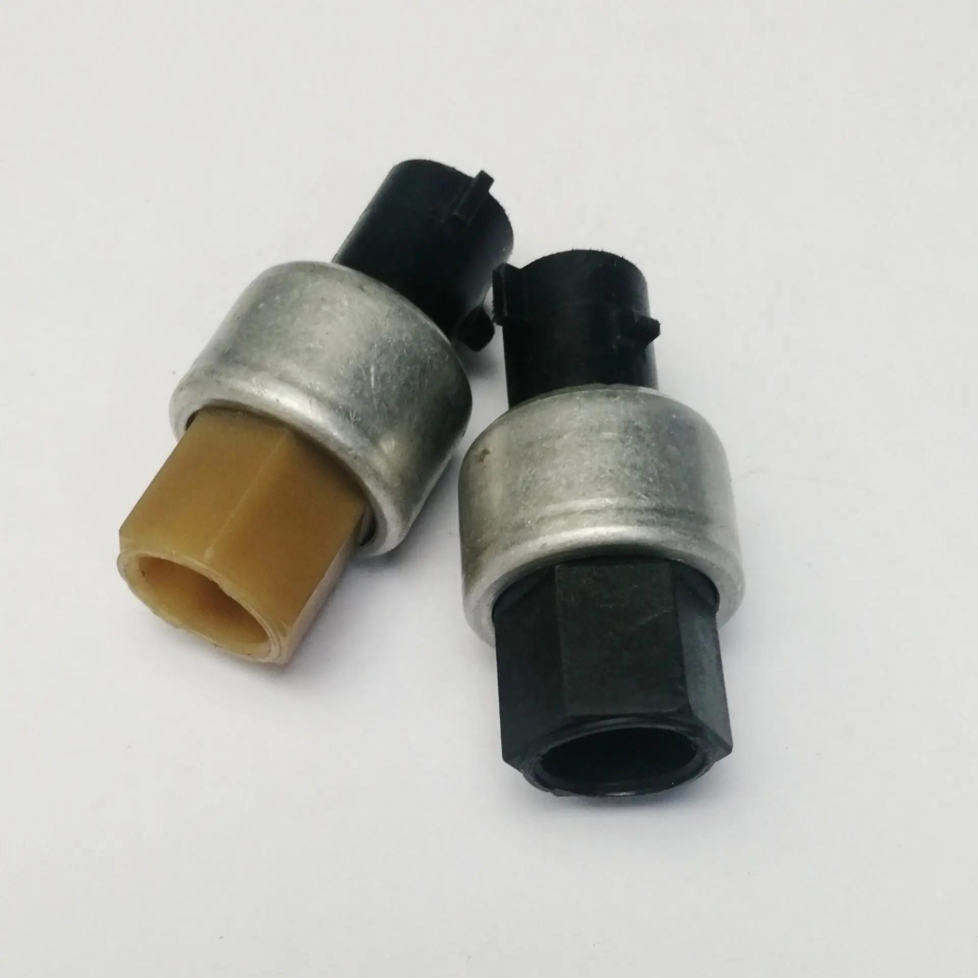 Suitable for automotive air conditioning system clutch cycle switch sensor 52466358 52468323
Suitable for automotive air conditioning system clutch cycle switch sensor 52466358 52468323
