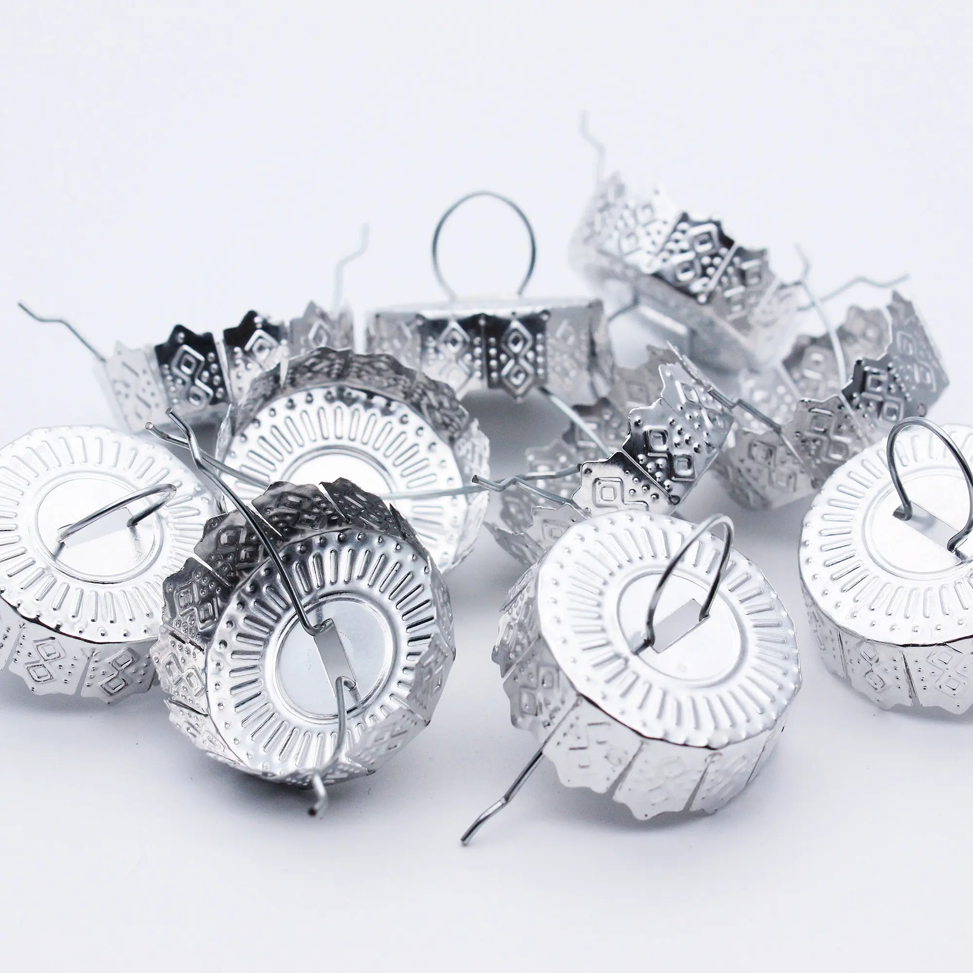 100 Pieces x DIY Creative DIY Christmas Xmas Decorations Ball Hook Ornament Classic Silver Pendant Hanger Tops Hanging Caps
100 Pieces x DIY Creative DIY Christmas Xmas Decorations Ball Hook Ornament Classic Silver Pendant Hanger Tops Hanging Caps