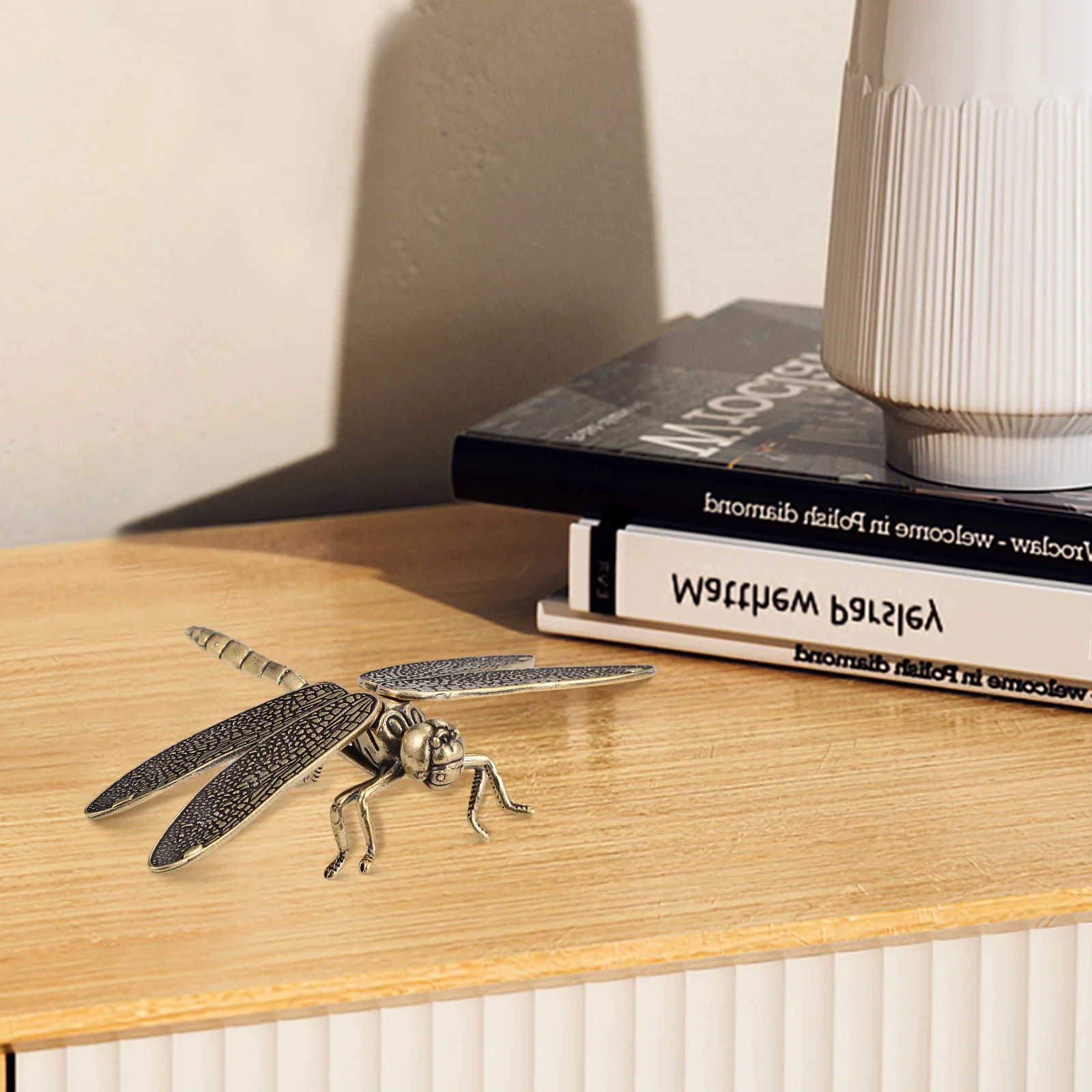 Brass Dragonfly Ornament Copper Sculpture Exquisite Home Office Desktop Decoration Vivid Metal Dragonfly Decor Creative Tabletop
Brass Dragonfly Ornament Copper Sculpture Exquisite Home Office Desktop Decoration Vivid Metal Dragonfly Decor Creative Tabletop
