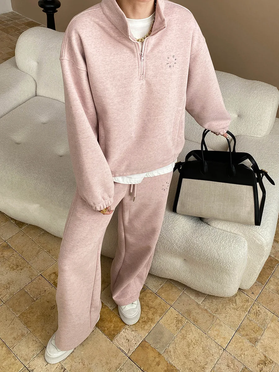 Spring women's casual solid color letter embroidery stand collar long sleeved loose sports shirt+high waist wide leg pants set
Spring women's casual solid color letter embroidery stand collar long sleeved loose sports shirt+high waist wide leg pants set