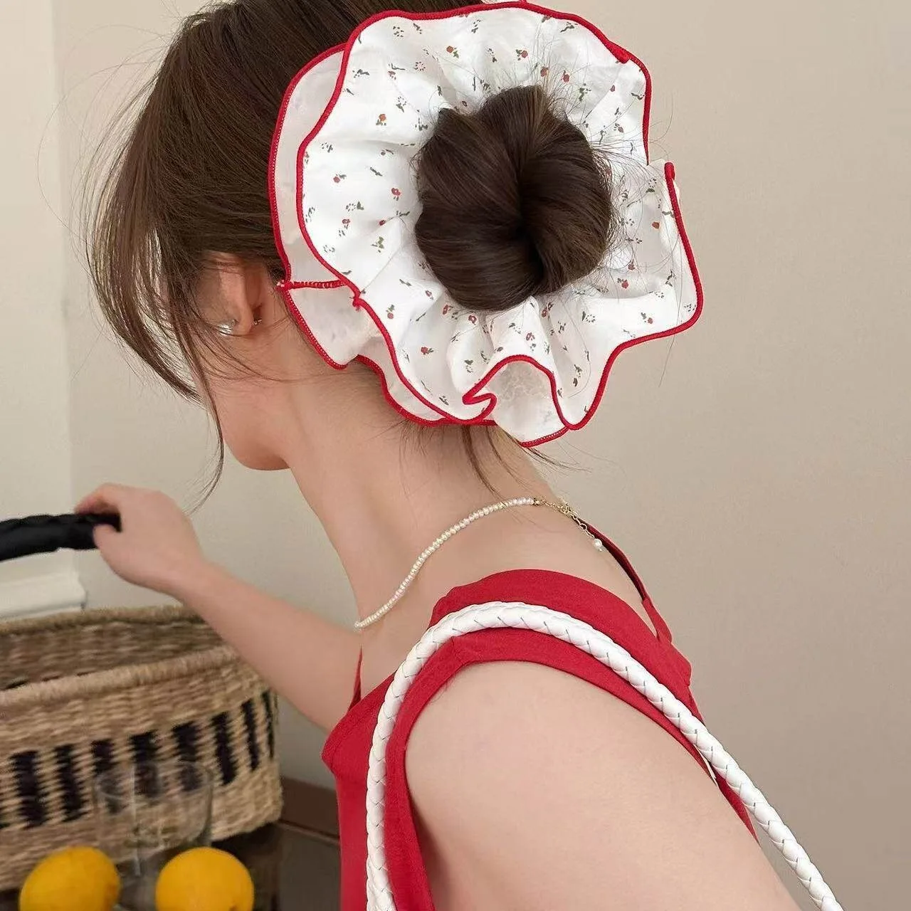 Sweet Women Multi-layers Lace Floral Oversized Hair Scrunchies Red Edge Big Hair Ties Summer Ponytail Holder Hair Accessories
Sweet Women Multi-layers Lace Floral Oversized Hair Scrunchies Red Edge Big Hair Ties Summer Ponytail Holder Hair Accessories