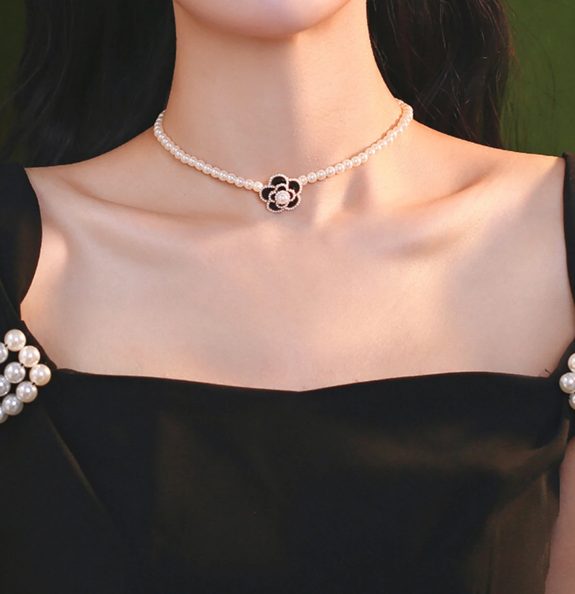 Luxury French court style pearl flower necklace Art Deco collar chain high-sounding, simple and stylish versatile accessories
Luxury French court style pearl flower necklace Art Deco collar chain high-sounding, simple and stylish versatile accessories