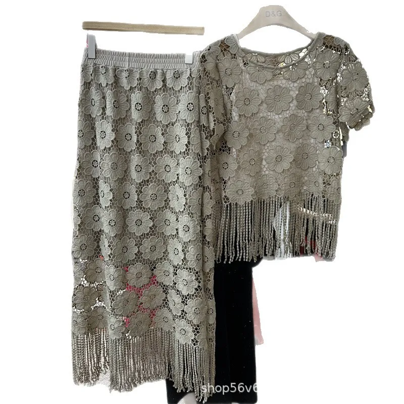 Woman Crocheted Flower Thread Fringed T-shirts Lace Hook Floral Hollow Tees Short Sleeve Crop Tops+Elastic Waist Skirt 2Pcs Set
Woman Crocheted Flower Thread Fringed T-shirts Lace Hook Floral Hollow Tees Short Sleeve Crop Tops+Elastic Waist Skirt 2Pcs Set