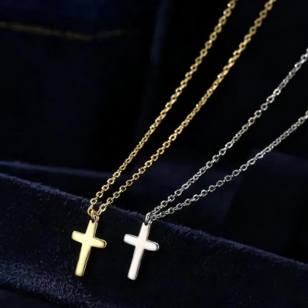 Exquisite cross pendant necklace, cross necklace, silver or gold, stainless steel cross necklace
Exquisite cross pendant necklace, cross necklace, silver or gold, stainless steel cross necklace