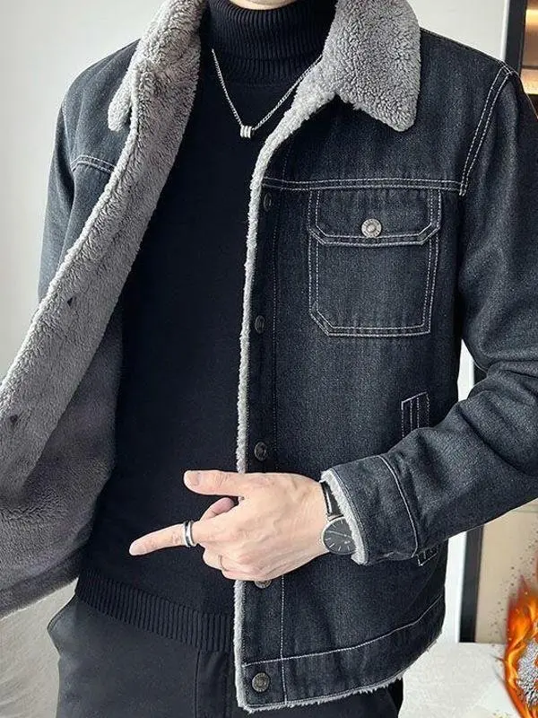 Мужская зимняя утепленная джинсовая куртка на флисовой подкладке, повседневная, универсальная, теплая, приталенного кроя, для туризма, с отворотами на манжетах и воротником-стойкой
Мужская зимняя утепленная джинсовая куртка на флисовой подкладке, повседневная, универсальная, теплая, приталенного кроя, для туризма, с отворотами на манжетах и воротником-стойкой