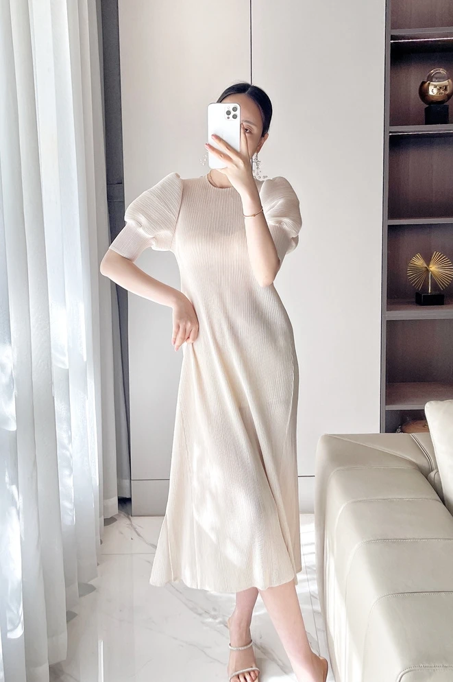 HOT SELLING Miyake fold o-neck short sleeve o-neck Puffy sleeves A-Line Dress IN STOCK
HOT SELLING Miyake fold o-neck short sleeve o-neck Puffy sleeves A-Line Dress IN STOCK