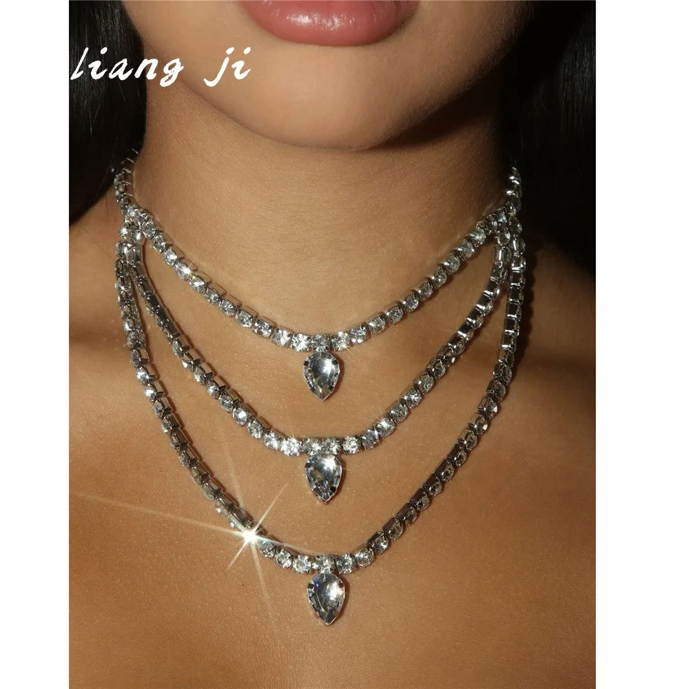 Euro-American Fashion Necklace Multi-layer Pendant Luxurious Crystal Neck Chain For Women Gift Birthday Party Popular Ornament
Euro-American Fashion Necklace Multi-layer Pendant Luxurious Crystal Neck Chain For Women Gift Birthday Party Popular Ornament
