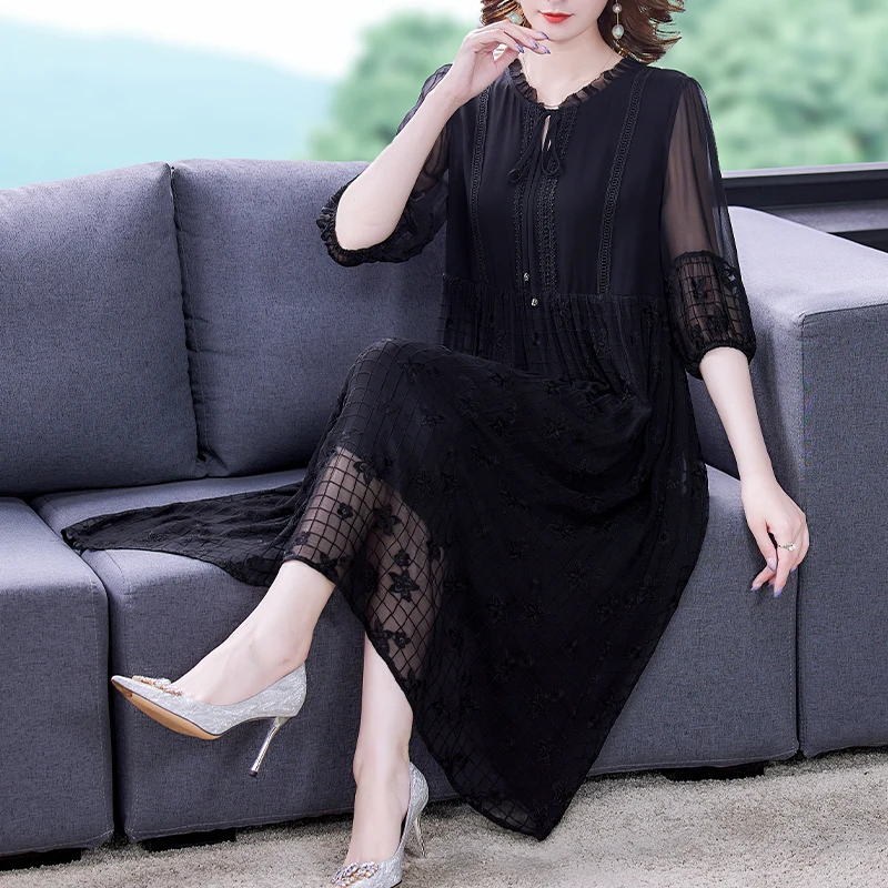 Summer Embroidery Floral Natural Silk Light Midi Dress Women Korean Fashion Light Beach Dress 2022 Elegant 5XL Plus Size Dress
Summer Embroidery Floral Natural Silk Light Midi Dress Women Korean Fashion Light Beach Dress 2022 Elegant 5XL Plus Size Dress