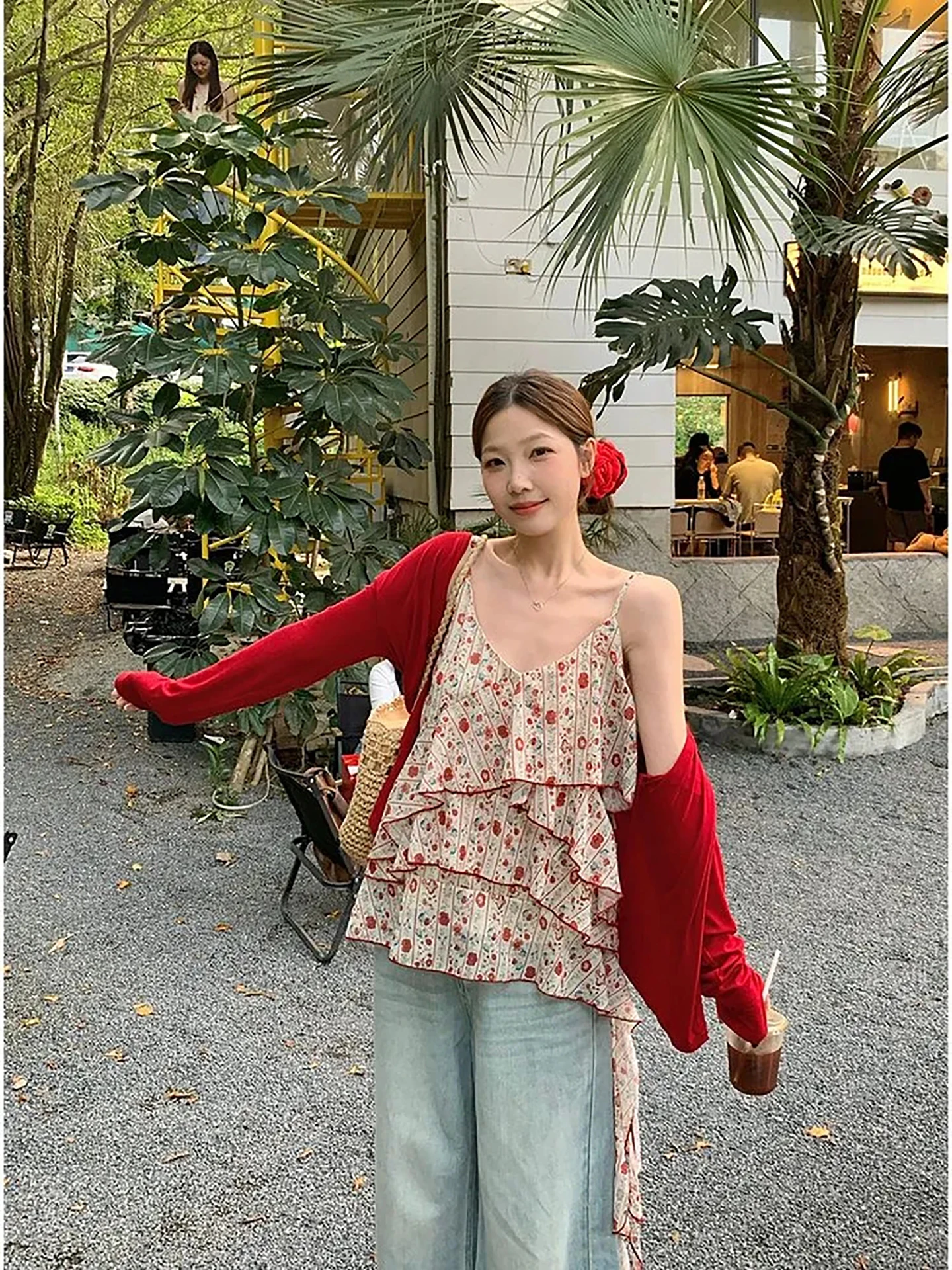 Summer 2026 Women's Knitted Red Cardigan Floral Halter Two-Piece Set High Elasticity V-Neck Short Sleeve Casual Fashion Set
Summer 2026 Women's Knitted Red Cardigan Floral Halter Two-Piece Set High Elasticity V-Neck Short Sleeve Casual Fashion Set