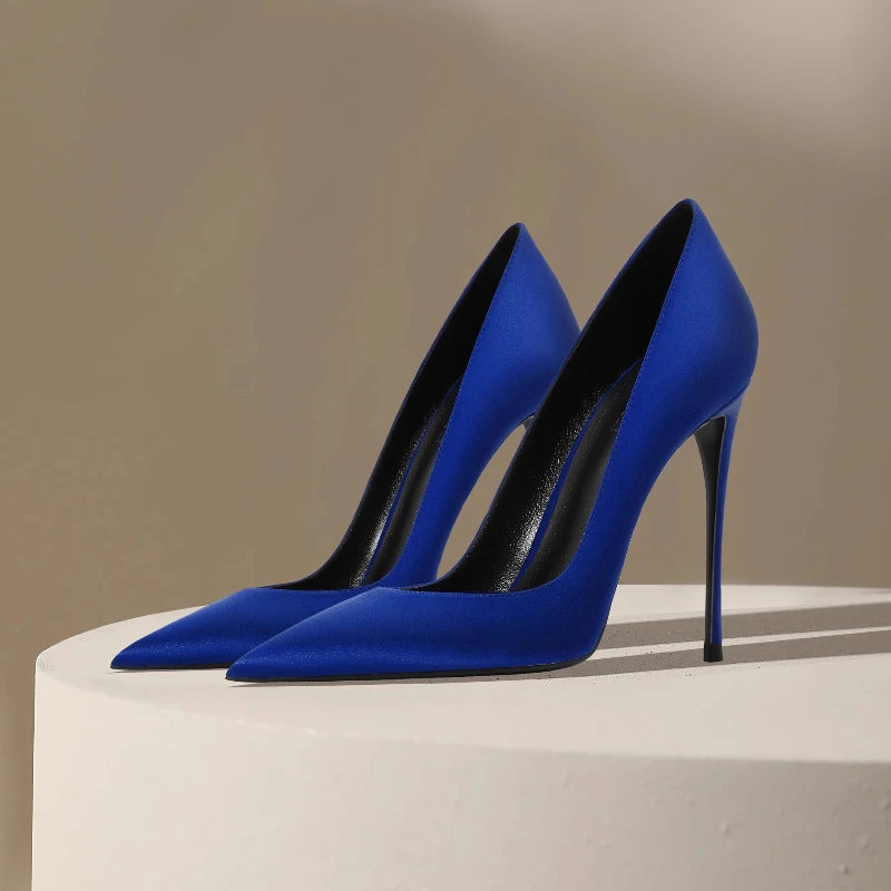 Socialite style silk high heels, women's slim heels, sexy light mouth, blue with formal dress, French temperament single shoes
Socialite style silk high heels, women's slim heels, sexy light mouth, blue with formal dress, French temperament single shoes