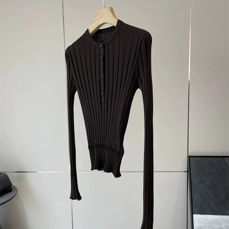 Eco-Friendly Seamless Knitted Sweater Fine Yarn Elastic Ribbing Strip Pattern Women's Overhead Style Knitwear
Eco-Friendly Seamless Knitted Sweater Fine Yarn Elastic Ribbing Strip Pattern Women's Overhead Style Knitwear