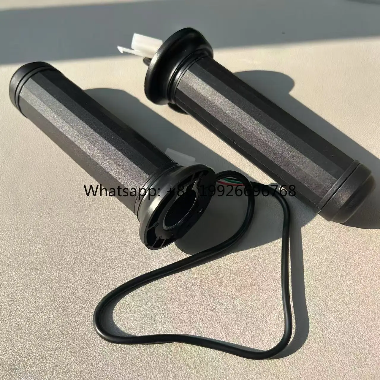 Electric Scooter Equal Diameter Throttle Handlebar Electric Bike Accelerator Waterproof Modification Speed Adjustable Throttle
Electric Scooter Equal Diameter Throttle Handlebar Electric Bike Accelerator Waterproof Modification Speed Adjustable Throttle