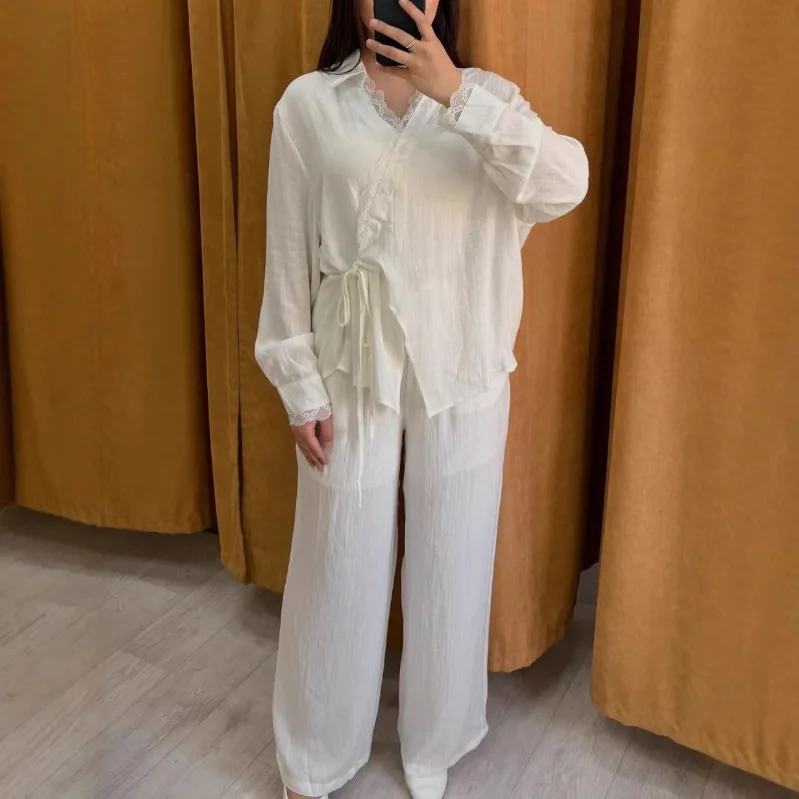 Women's Lace Splicing Casual Two Piece Set 2025 Autumn SHigh Waist Wide Leg Pants Women's Commuting Versatile Style 2 Piece Set
Women's Lace Splicing Casual Two Piece Set 2025 Autumn SHigh Waist Wide Leg Pants Women's Commuting Versatile Style 2 Piece Set