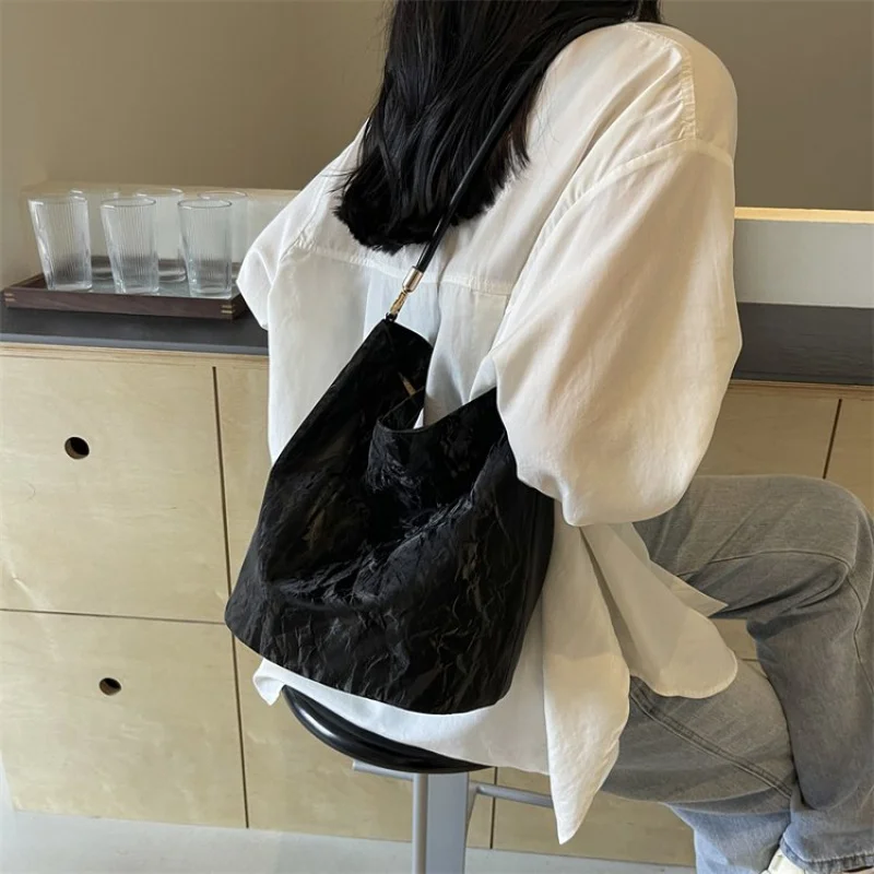 Top-Tier Ladies Hand Bags Crafted From Moon-Printed Leather Boasting Trendy Peru Lasting Lightweight Soft Style
Top-Tier Ladies Hand Bags Crafted From Moon-Printed Leather Boasting Trendy Peru Lasting Lightweight Soft Style