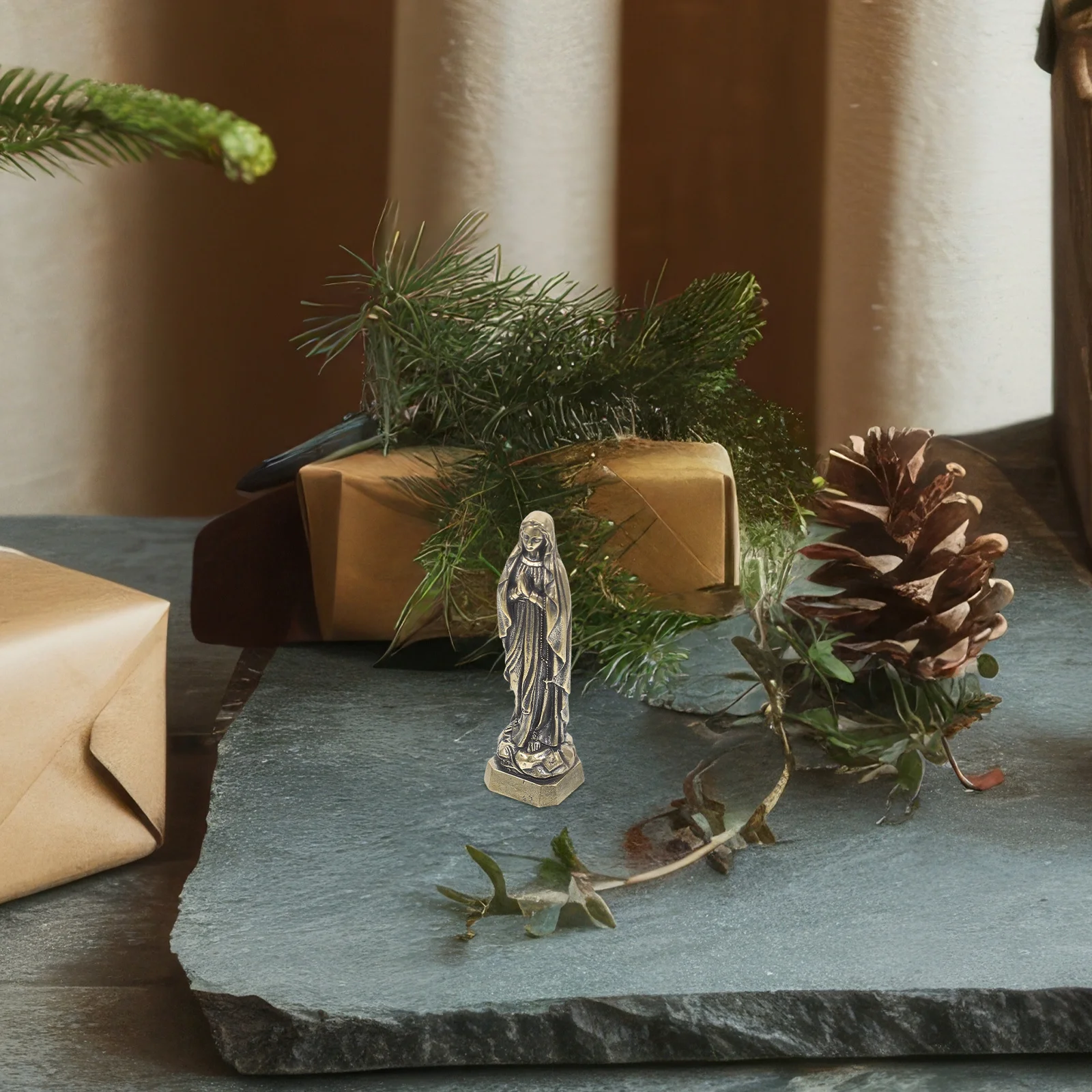 Virgin Mary Small Desktop Religious Decor Miniature Compact Metal Sculpture Retro Catholicism Adornment Church Home Decoration
Virgin Mary Small Desktop Religious Decor Miniature Compact Metal Sculpture Retro Catholicism Adornment Church Home Decoration