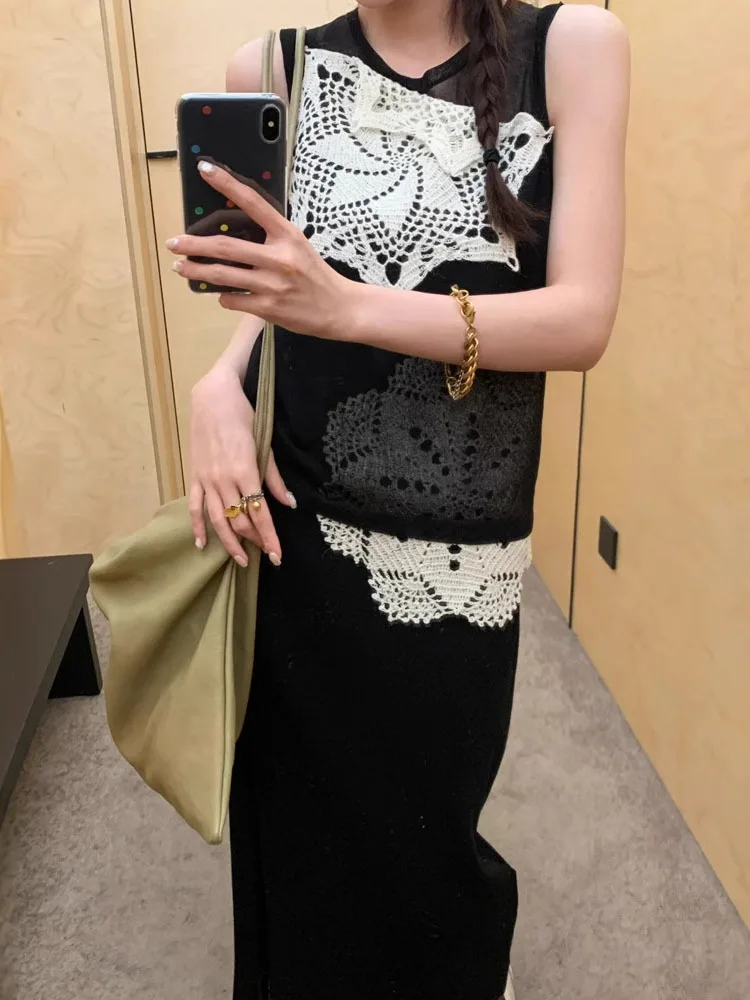 Floral Patchwork Color Block Sleeveless Knitted Vest Versatile Retro Style Summer Thin Polyester Fabric Sweet Pure Color Design
Floral Patchwork Color Block Sleeveless Knitted Vest Versatile Retro Style Summer Thin Polyester Fabric Sweet Pure Color Design