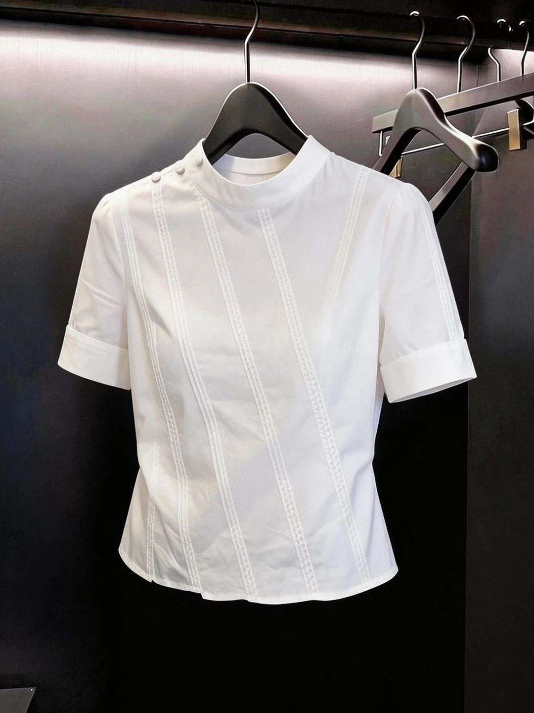 Elegant White Stand Collar Short Sleeve Shirt Women's Fashionable Beautiful Summer plus Size Slim Fit Korean Style Top
Elegant White Stand Collar Short Sleeve Shirt Women's Fashionable Beautiful Summer plus Size Slim Fit Korean Style Top