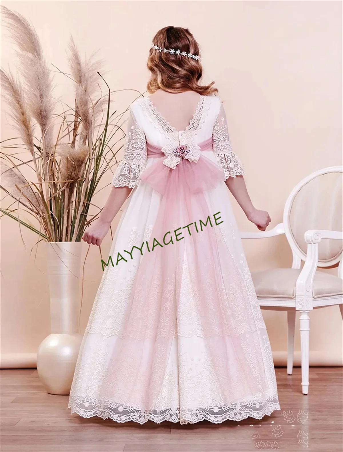 Communion Girl Vintage Princess Lace Floral Pink Ribbon Belt Embroidery Tulle Gown Bridemini Bridesmaid Wedding Party
Communion Girl Vintage Princess Lace Floral Pink Ribbon Belt Embroidery Tulle Gown Bridemini Bridesmaid Wedding Party