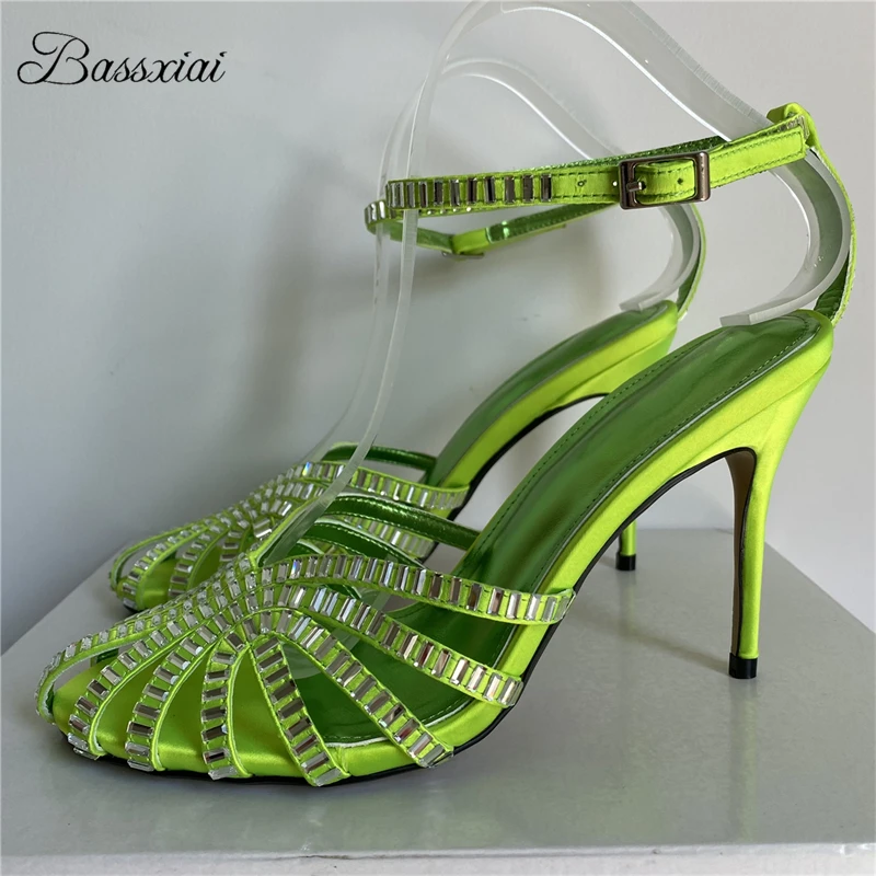 Женские сандалии с узкими ремешками и драгоценными камнями, роскошные современные летние туфли на шпильке 10 см с атласным ремешком на щиколотке
Женские сандалии с узкими ремешками и драгоценными камнями, роскошные современные летние туфли на шпильке 10 см с атласным ремешком на щиколотке