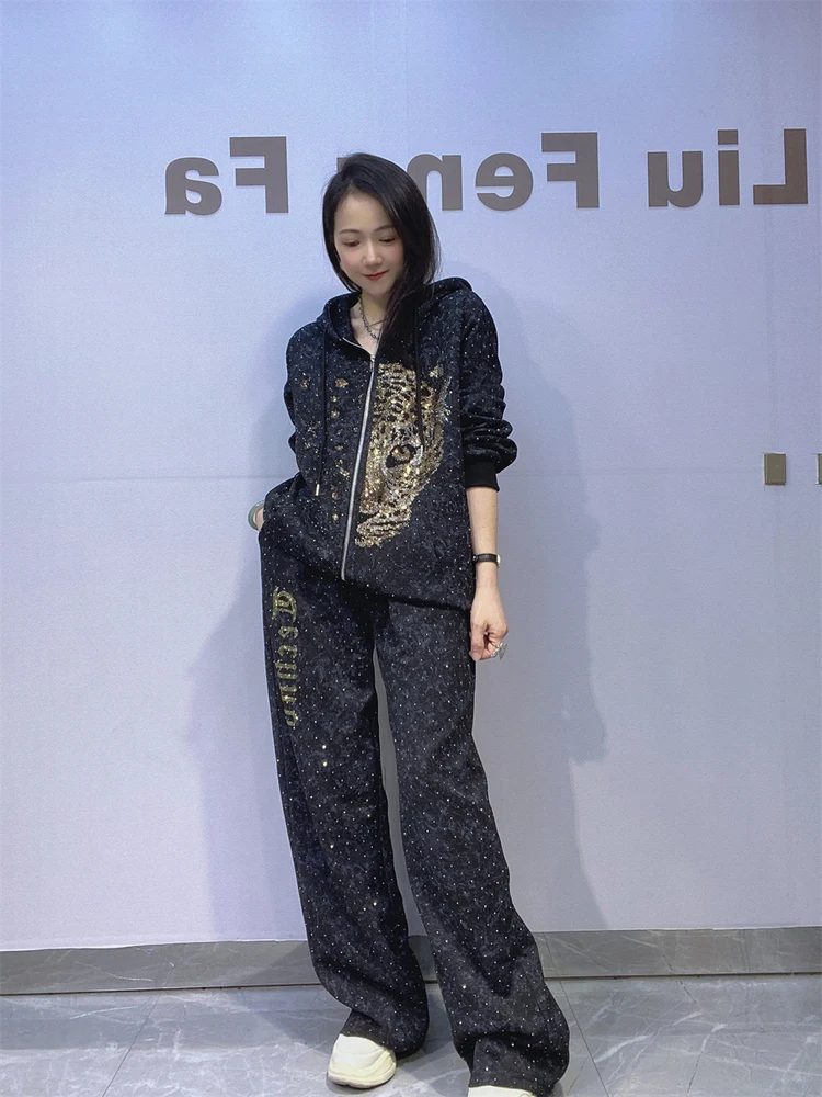 Women's Autumn Winter Zipper Tiger Head Rhinestone Casual Trendy Brand Open Cardigan Set Hoodie Straight Leg Pants Two Piece Set
Women's Autumn Winter Zipper Tiger Head Rhinestone Casual Trendy Brand Open Cardigan Set Hoodie Straight Leg Pants Two Piece Set
