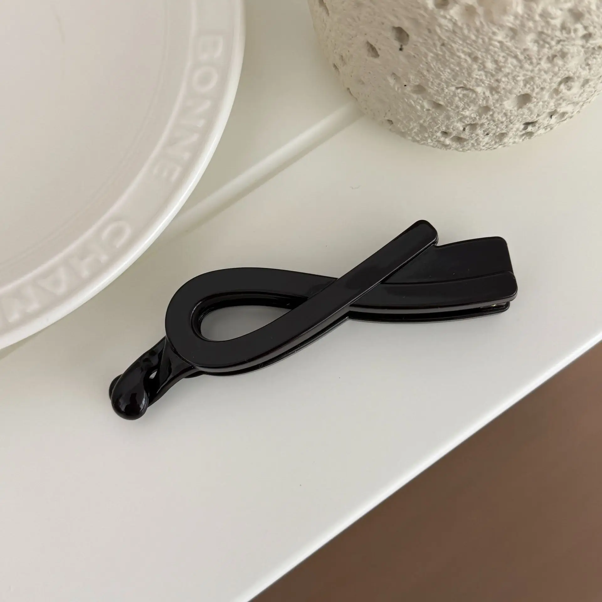 Banana Clip Acetate Tortoise Crisscross Wavy Vintage Chic Daily Use Hair Clasp for Women Premium Comfortable Accessories Girls
Banana Clip Acetate Tortoise Crisscross Wavy Vintage Chic Daily Use Hair Clasp for Women Premium Comfortable Accessories Girls