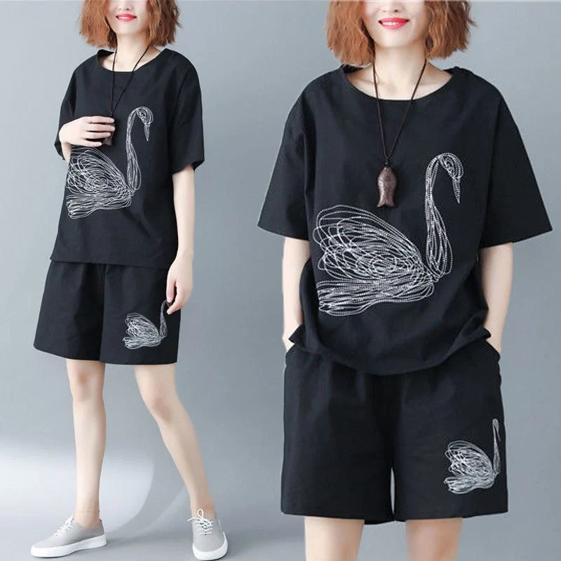 Fashionable plus Size Women's Summer Casual Wear Set Wide Leg Shorts Slimming Age-Defying Two-Piece Ensemble Polyester Blend
Fashionable plus Size Women's Summer Casual Wear Set Wide Leg Shorts Slimming Age-Defying Two-Piece Ensemble Polyester Blend