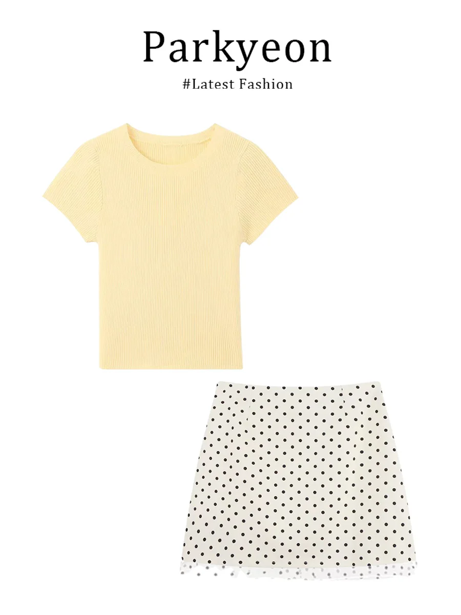 Parkyeon Japanese Sweet Style Yellow Knitted Short Sleeve T-Shirt High Waist Pleated Bodycon Skirt Two Piece Set Women's Fashion
Parkyeon Japanese Sweet Style Yellow Knitted Short Sleeve T-Shirt High Waist Pleated Bodycon Skirt Two Piece Set Women's Fashion