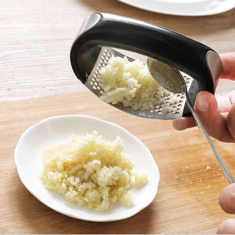 Stainless steel manual circular garlic press masher garlic chopped garlic tool curve fruit vegetable tool kitchen gadget
Stainless steel manual circular garlic press masher garlic chopped garlic tool curve fruit vegetable tool kitchen gadget