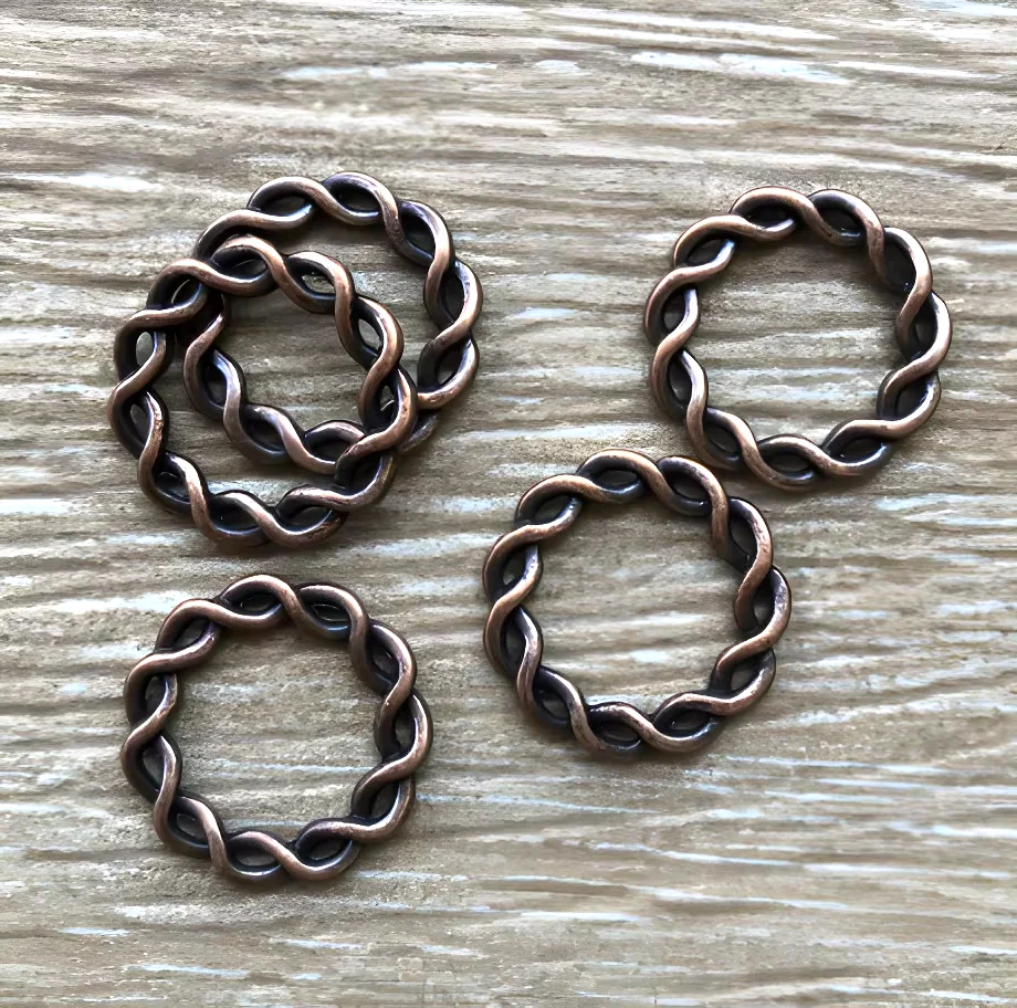 15pcs 20mm inner size:13mm Alloy metal antiqued copper round knited frame charms for jewelry making HWH2197
15pcs 20mm inner size:13mm Alloy metal antiqued copper round knited frame charms for jewelry making HWH2197