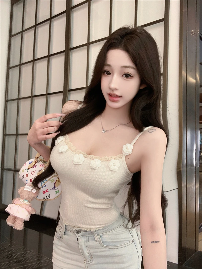 Новый летний женский топ Pure Desire с кружевной отделкой и бретельками, утягивающий, с цветочным узором, без рукавов, в корейском стиле, для повседневной носки
Новый летний женский топ Pure Desire с кружевной отделкой и бретельками, утягивающий, с цветочным узором, без рукавов, в корейском стиле, для повседневной носки
