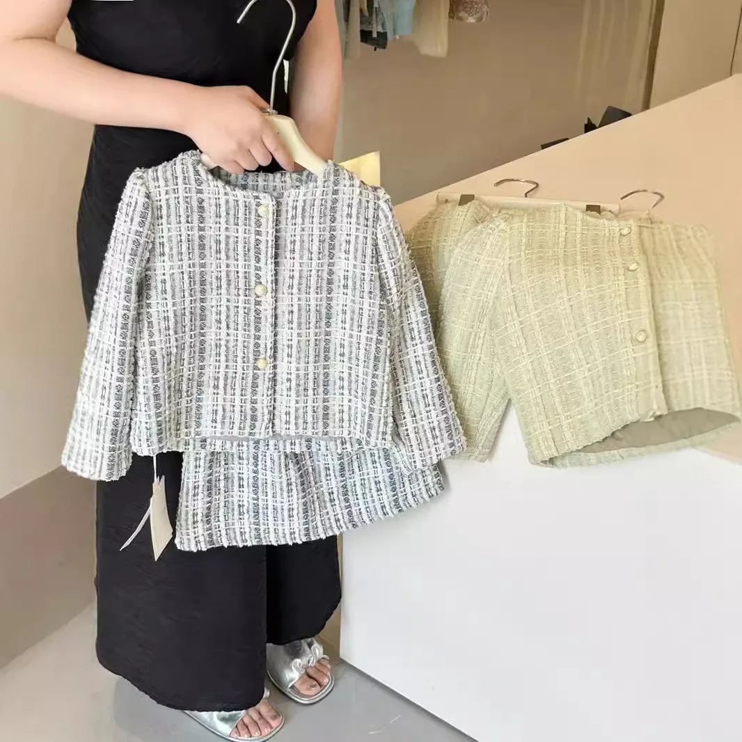 Girls Suits Children 2024 New Autumn Collection Fashion Simple Casual Coat and Skirt Two-piece Set Korean Simple Style Suits
Girls Suits Children 2024 New Autumn Collection Fashion Simple Casual Coat and Skirt Two-piece Set Korean Simple Style Suits