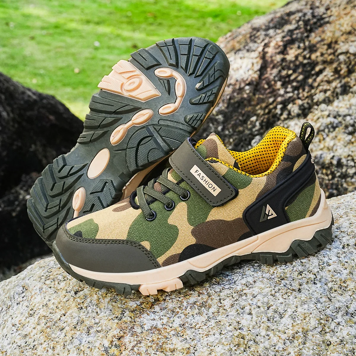 Boy's Camouflage Outdoor Running Shoes Suitable for Children's Outdoor Activities Mesh Breathable and Comfortable Sneakers
Boy's Camouflage Outdoor Running Shoes Suitable for Children's Outdoor Activities Mesh Breathable and Comfortable Sneakers