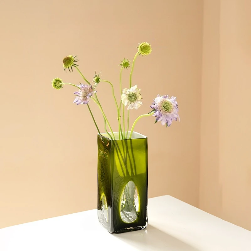 French green antique glass vase for holding flowers, simple desktop decoration item, home decor accessory
French green antique glass vase for holding flowers, simple desktop decoration item, home decor accessory