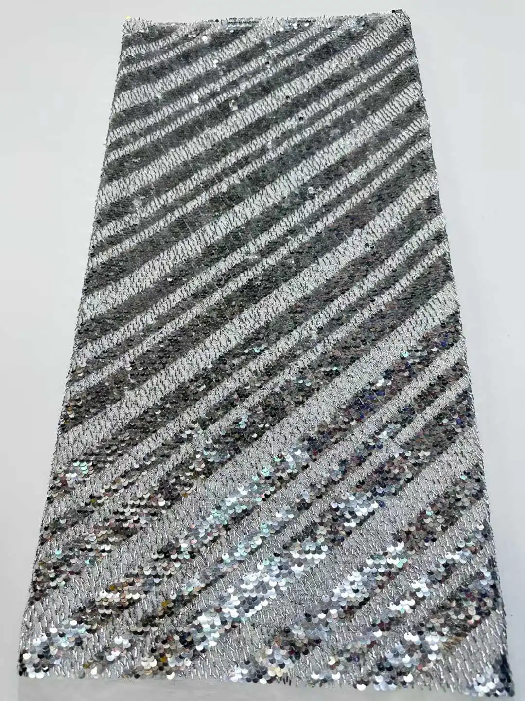 African Beaded Lace Fabric High Quality Groom French Mesh Lace Fabric Sequins Nigerian Lace Fabrics For Wedding Dress
African Beaded Lace Fabric High Quality Groom French Mesh Lace Fabric Sequins Nigerian Lace Fabrics For Wedding Dress