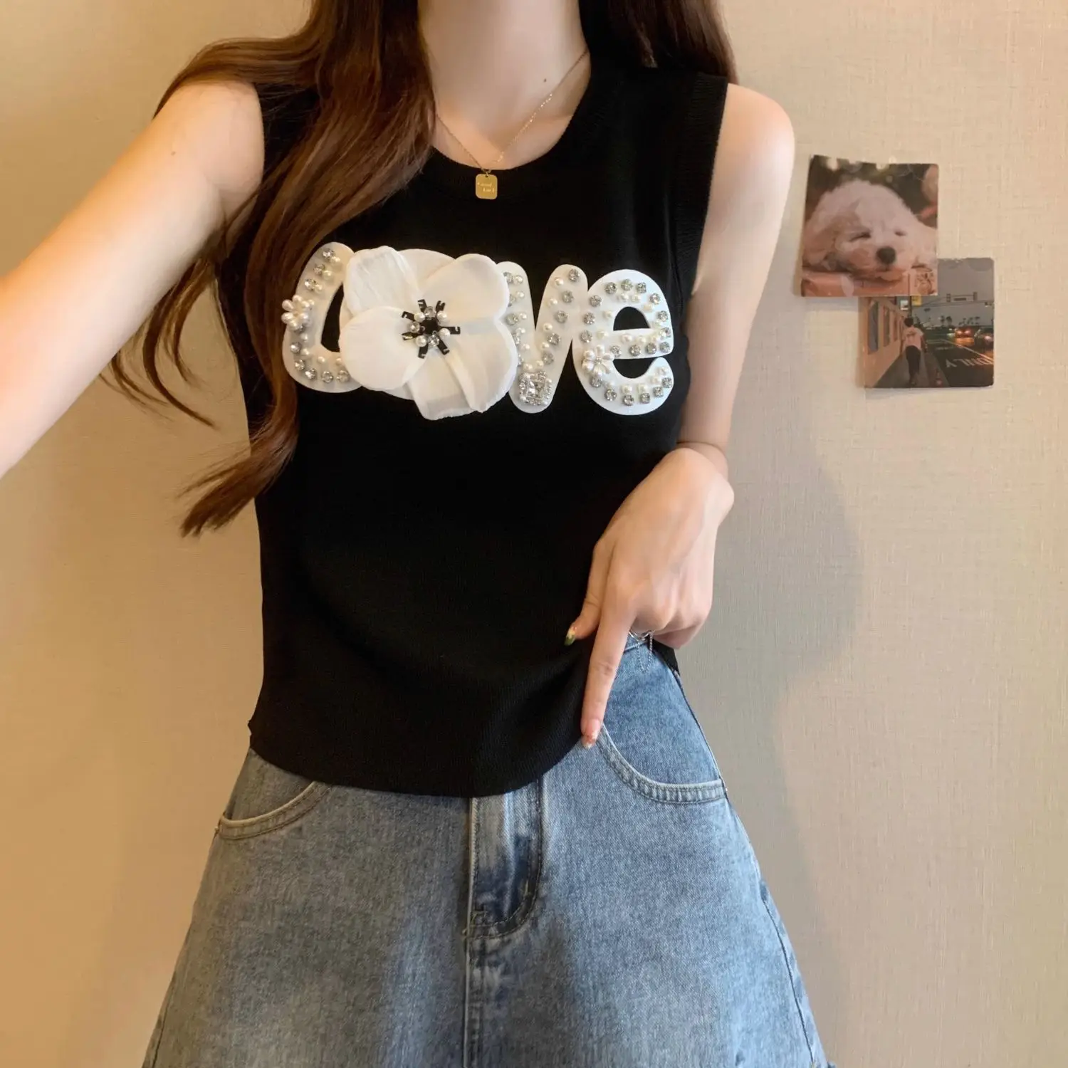 French Heavy Industries Beaded Embroidery Knitted Vest Women's Summer New Black Light Luxury High-end Top
French Heavy Industries Beaded Embroidery Knitted Vest Women's Summer New Black Light Luxury High-end Top