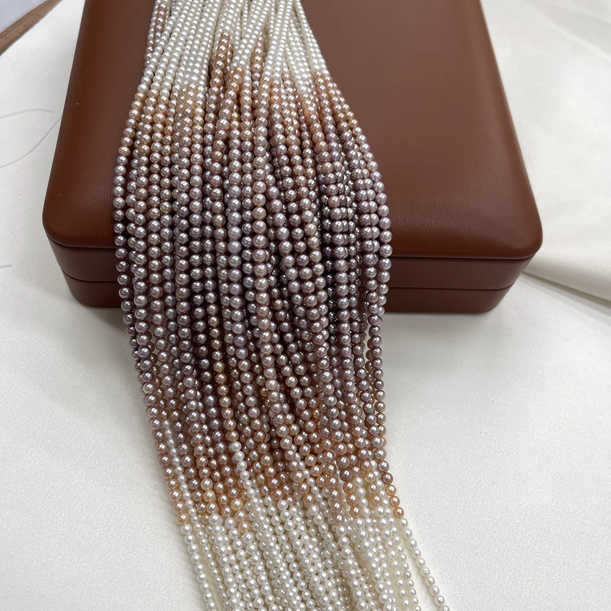 Wholesale Natural Freshwater Round Gradient White Pink Purple Pearl Necklace Semi-Finished Material DIY Jewelry Accessories Gift
Wholesale Natural Freshwater Round Gradient White Pink Purple Pearl Necklace Semi-Finished Material DIY Jewelry Accessories Gift