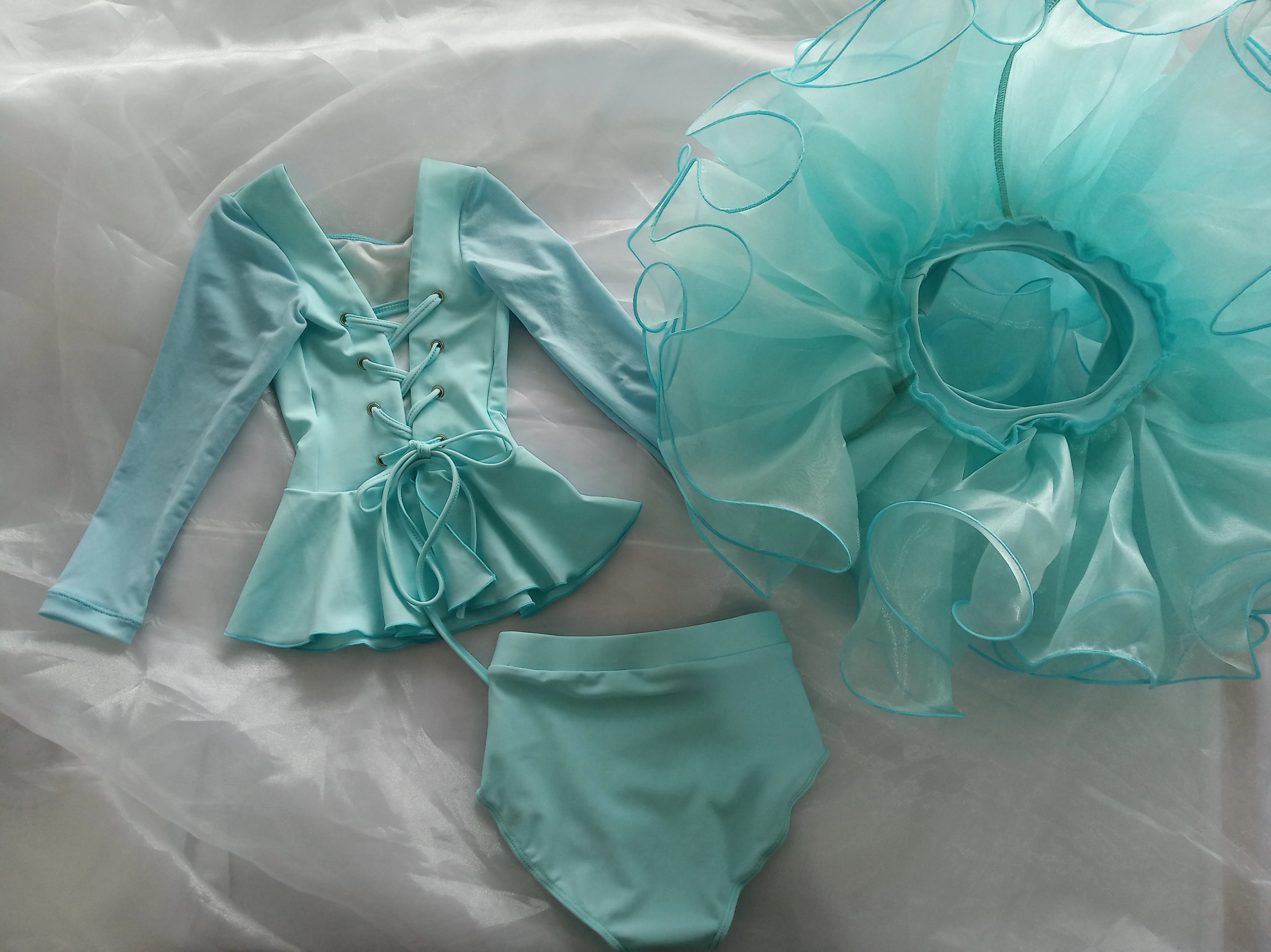 Kids Girls Retail and wholesale nylon organza mesh modern dance ballet body suit training suit dance school group performance
Kids Girls Retail and wholesale nylon organza mesh modern dance ballet body suit training suit dance school group performance