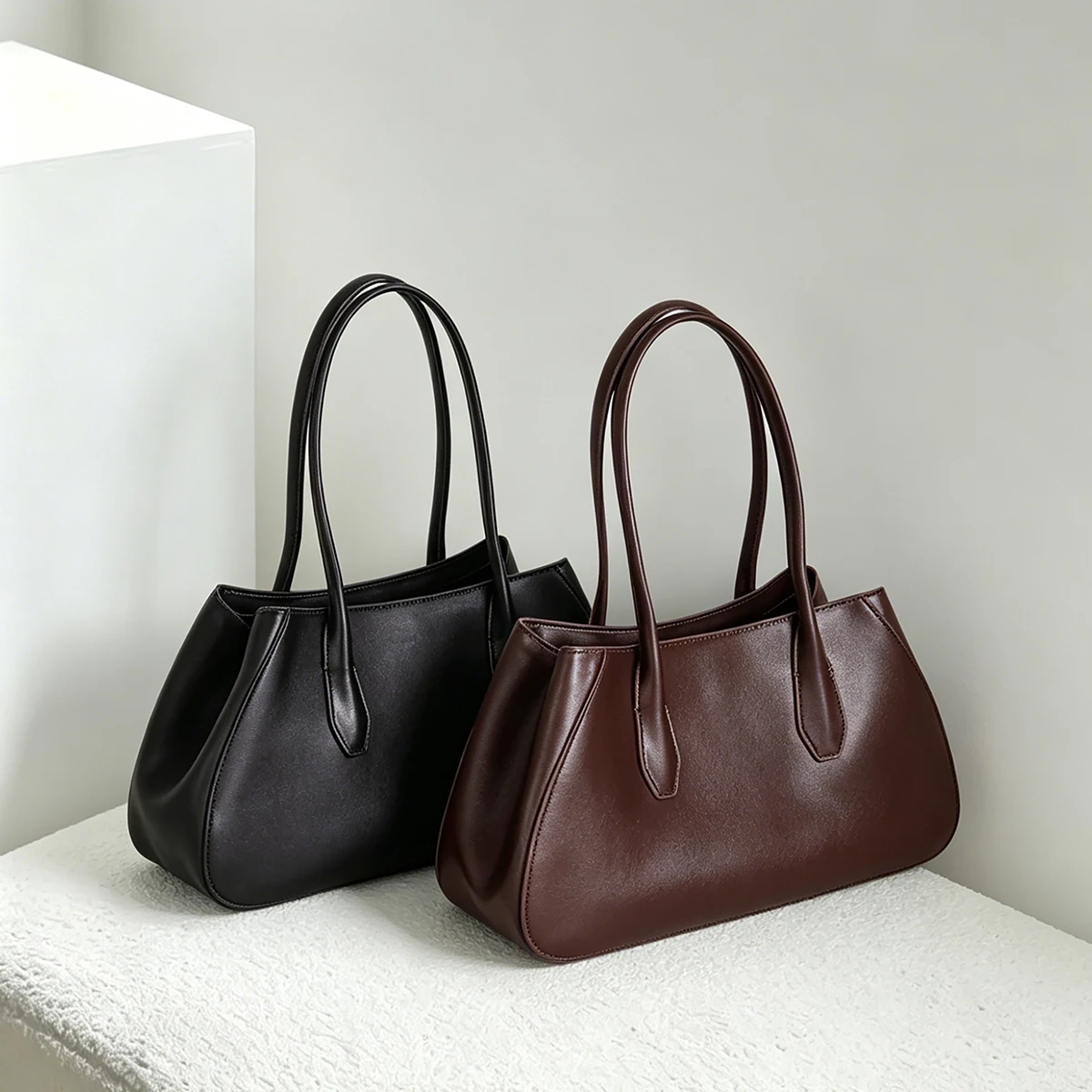 2026 New Full-Grain Leather Bowling Handbag, Tote Bag & Boston Pillow Bag, Niche Shoulder & Crossbody Bag for Women
2026 New Full-Grain Leather Bowling Handbag, Tote Bag & Boston Pillow Bag, Niche Shoulder & Crossbody Bag for Women