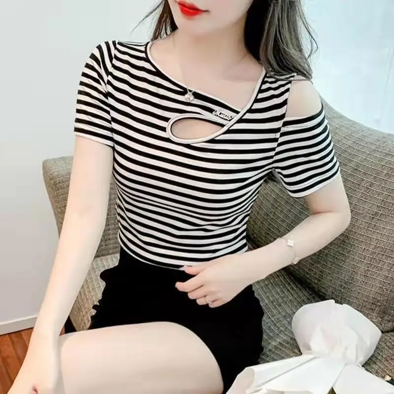 Striped Hollow Out Short Sleeve T Shirts Summer New Off Shoulder Print Youth All-match Tops Tees Vintage Fashion Women Clothing
Striped Hollow Out Short Sleeve T Shirts Summer New Off Shoulder Print Youth All-match Tops Tees Vintage Fashion Women Clothing