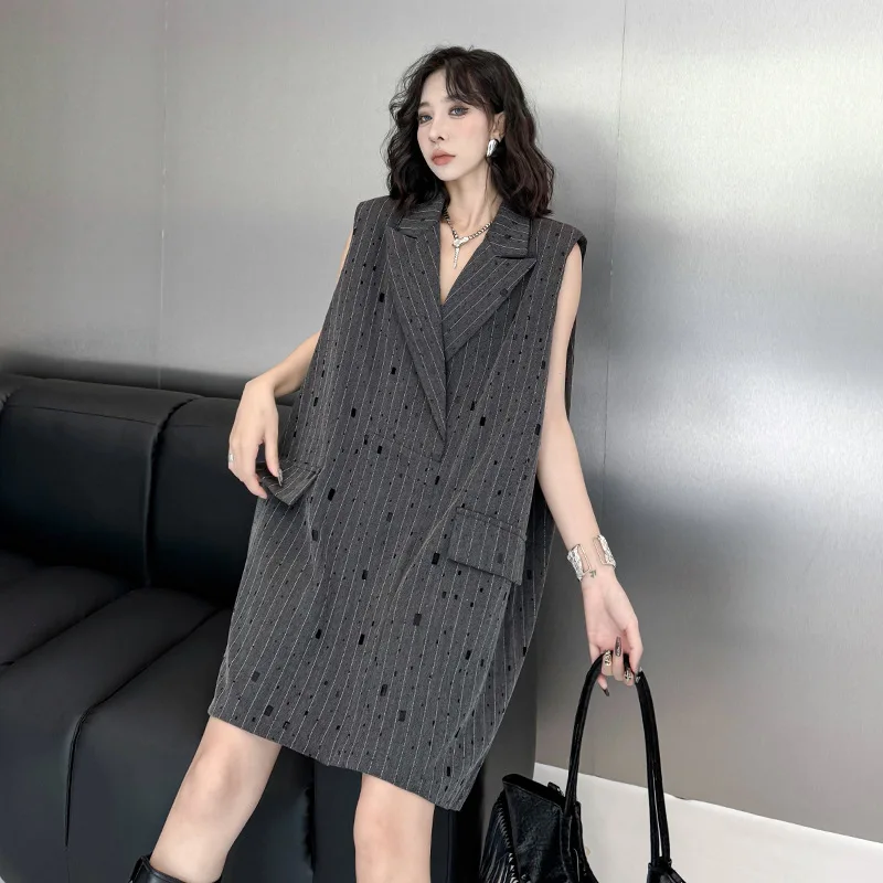 Women Vest Dresses Striped Dress Hole Lapel Collar Sleeveless Mini Length Slight Strech Loose Fit Streetwear Casual 2025 Spring
Women Vest Dresses Striped Dress Hole Lapel Collar Sleeveless Mini Length Slight Strech Loose Fit Streetwear Casual 2025 Spring