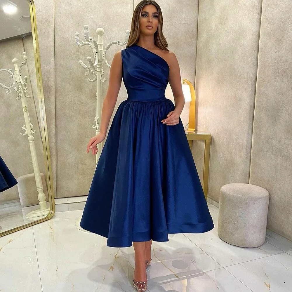 Simple One-shoulder Cocktail Party Dress A-line Satin Tea Length Royal Blue Prom Dress Plus Size Vestido de Curto
Simple One-shoulder Cocktail Party Dress A-line Satin Tea Length Royal Blue Prom Dress Plus Size Vestido de Curto
