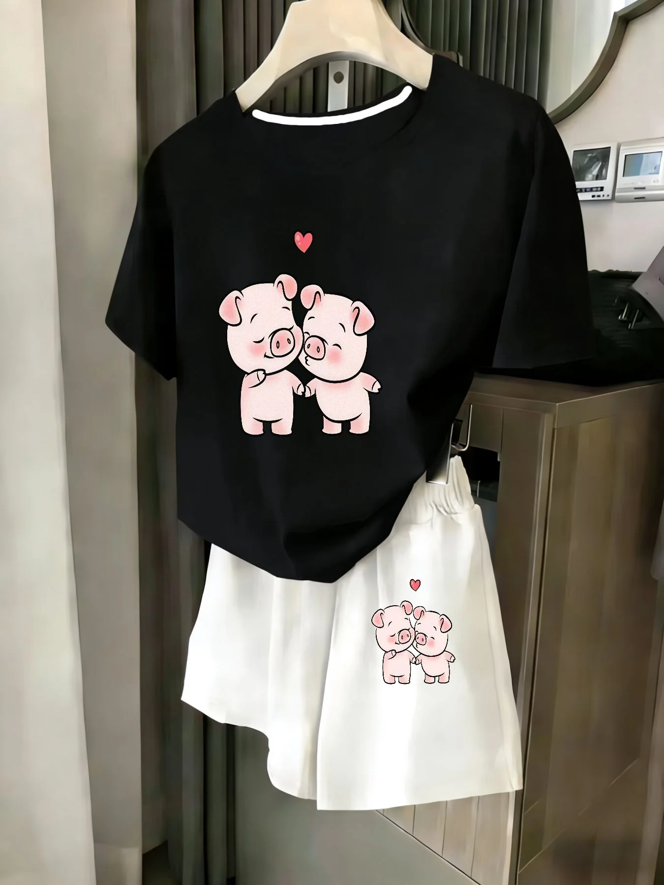 Ladies 2-Piece Set Summer Beach Vacation Casual round Neck Short Sleeve Random Print T-Shirt Elastic Waist Shorts Suit Comfortab
Ladies 2-Piece Set Summer Beach Vacation Casual round Neck Short Sleeve Random Print T-Shirt Elastic Waist Shorts Suit Comfortab
