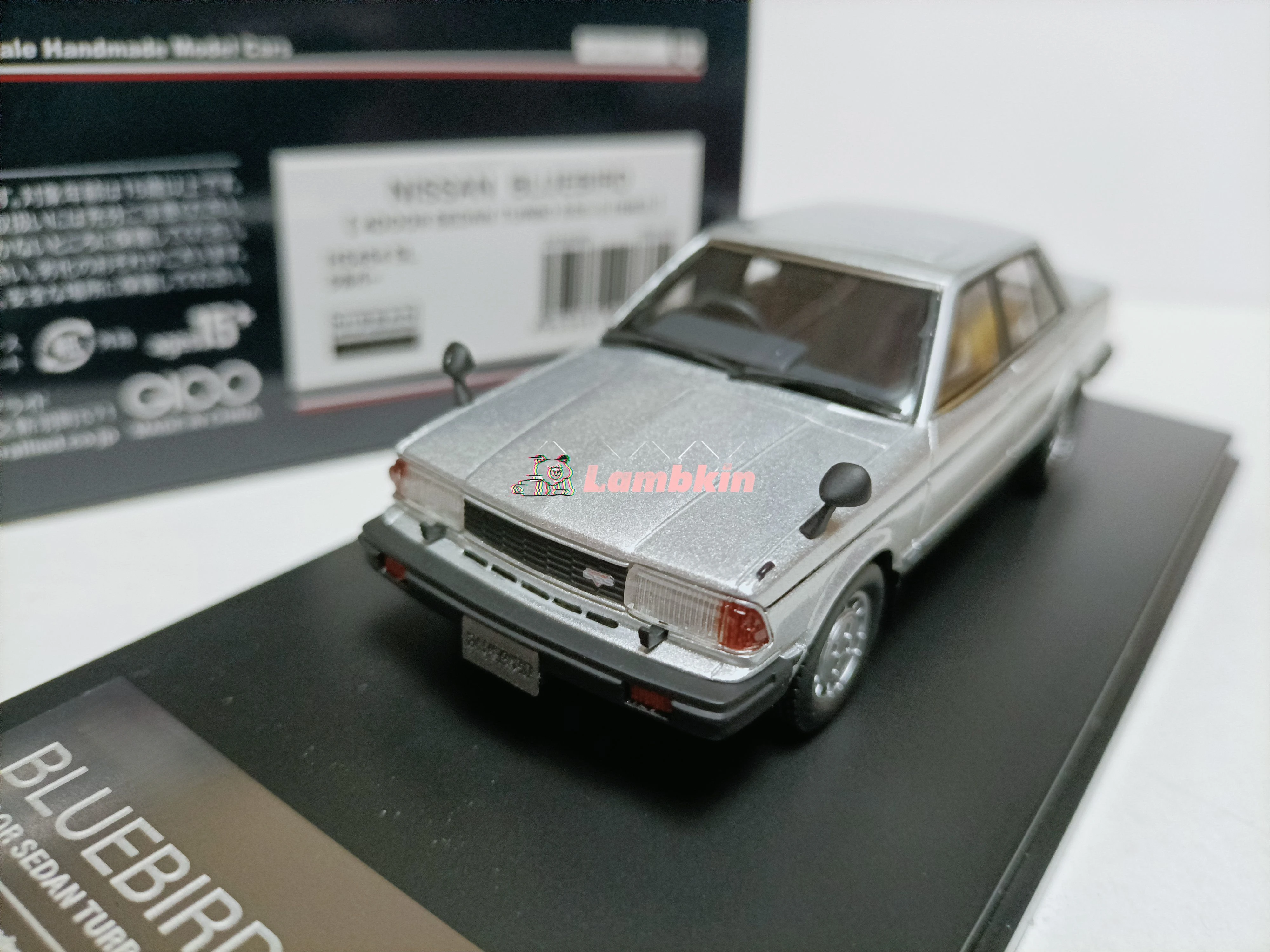 Hi Story 1/43 nisan Bluebird Turbo SSS-S 1983 Silver White Bluebird Sedan Model
Hi Story 1/43 nisan Bluebird Turbo SSS-S 1983 Silver White Bluebird Sedan Model