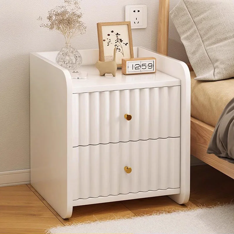 //Modern White Double Drawer Wavy Door Panel Bedside Table Factory Direct For Apartment And Hotel Bedrooms
//Modern White Double Drawer Wavy Door Panel Bedside Table Factory Direct For Apartment And Hotel Bedrooms