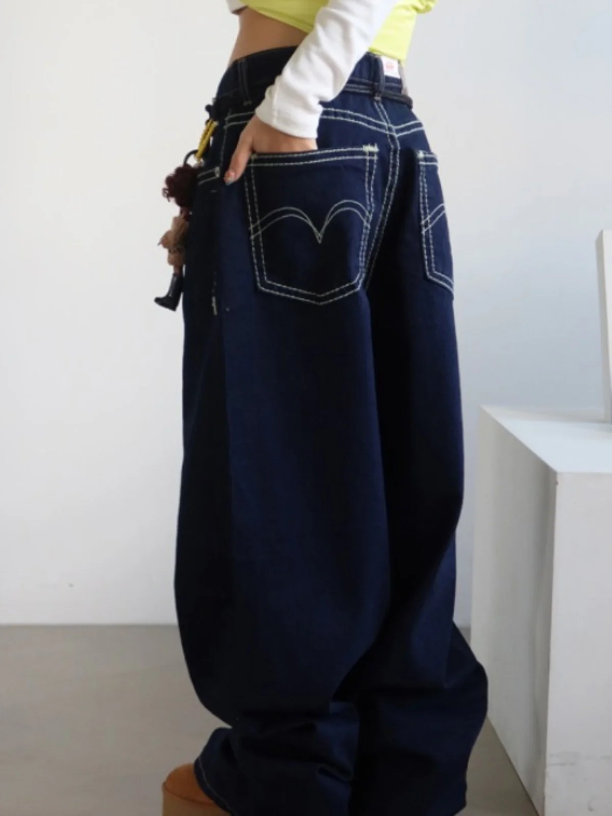 Retro High Waist Straight Leg Denim Jeans Women's Korean Sle Spring New Design Slimming Long Pants Trendy Personali
Retro High Waist Straight Leg Denim Jeans Women's Korean Sle Spring New Design Slimming Long Pants Trendy Personali