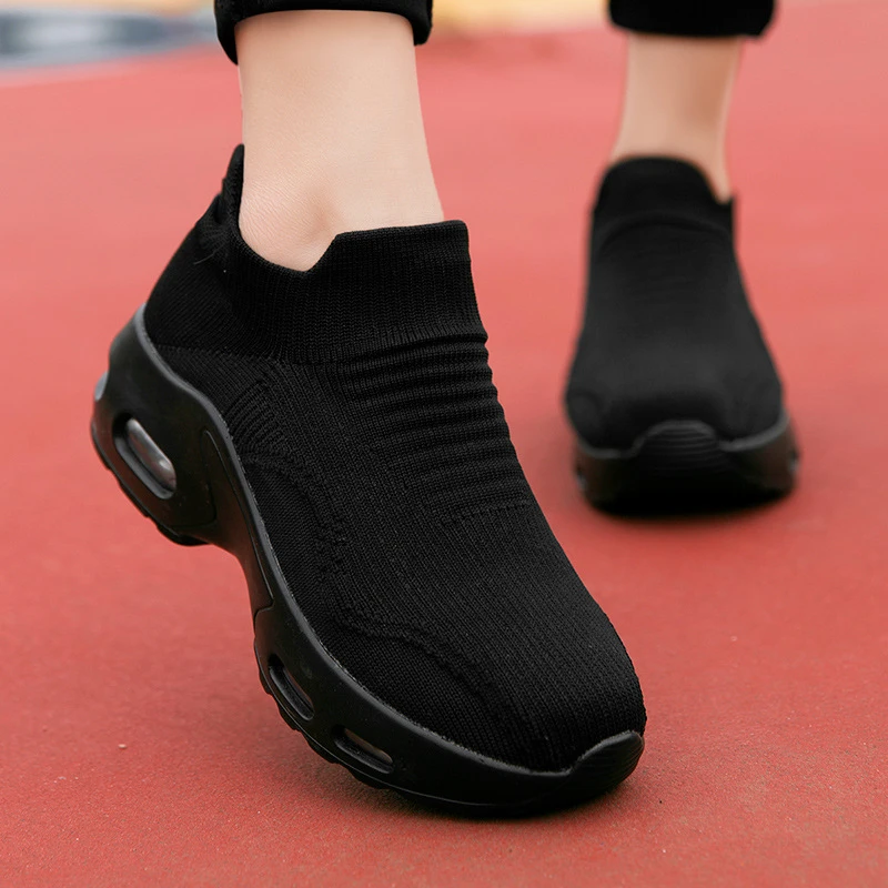 New couples flying knit casual sports shoes mesh lightweight running shoes comfortable breathable walking shoes commuting
New couples flying knit casual sports shoes mesh lightweight running shoes comfortable breathable walking shoes commuting