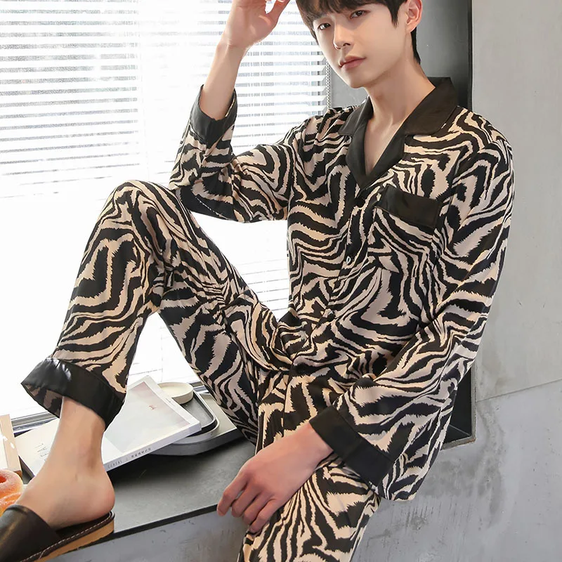 Men's Zebra Pattern Pajamas Loungewear 2024 Spring Autumn New Nightwear Long Sleeved Lapel Sleepwear Casual Fashion Home Clothes
Men's Zebra Pattern Pajamas Loungewear 2024 Spring Autumn New Nightwear Long Sleeved Lapel Sleepwear Casual Fashion Home Clothes