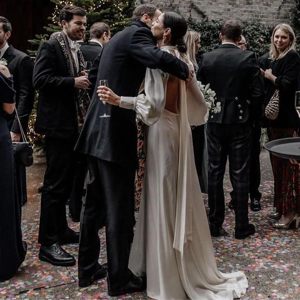 Свадебные платья трапециевидной формы с высоким воротом и открытой спиной и длинными рукавами, свадебные платья со шлейфом для вечеринки, дня рождения 1027
Свадебные платья трапециевидной формы с высоким воротом и открытой спиной и длинными рукавами, свадебные платья со шлейфом для вечеринки, дня рождения 1027