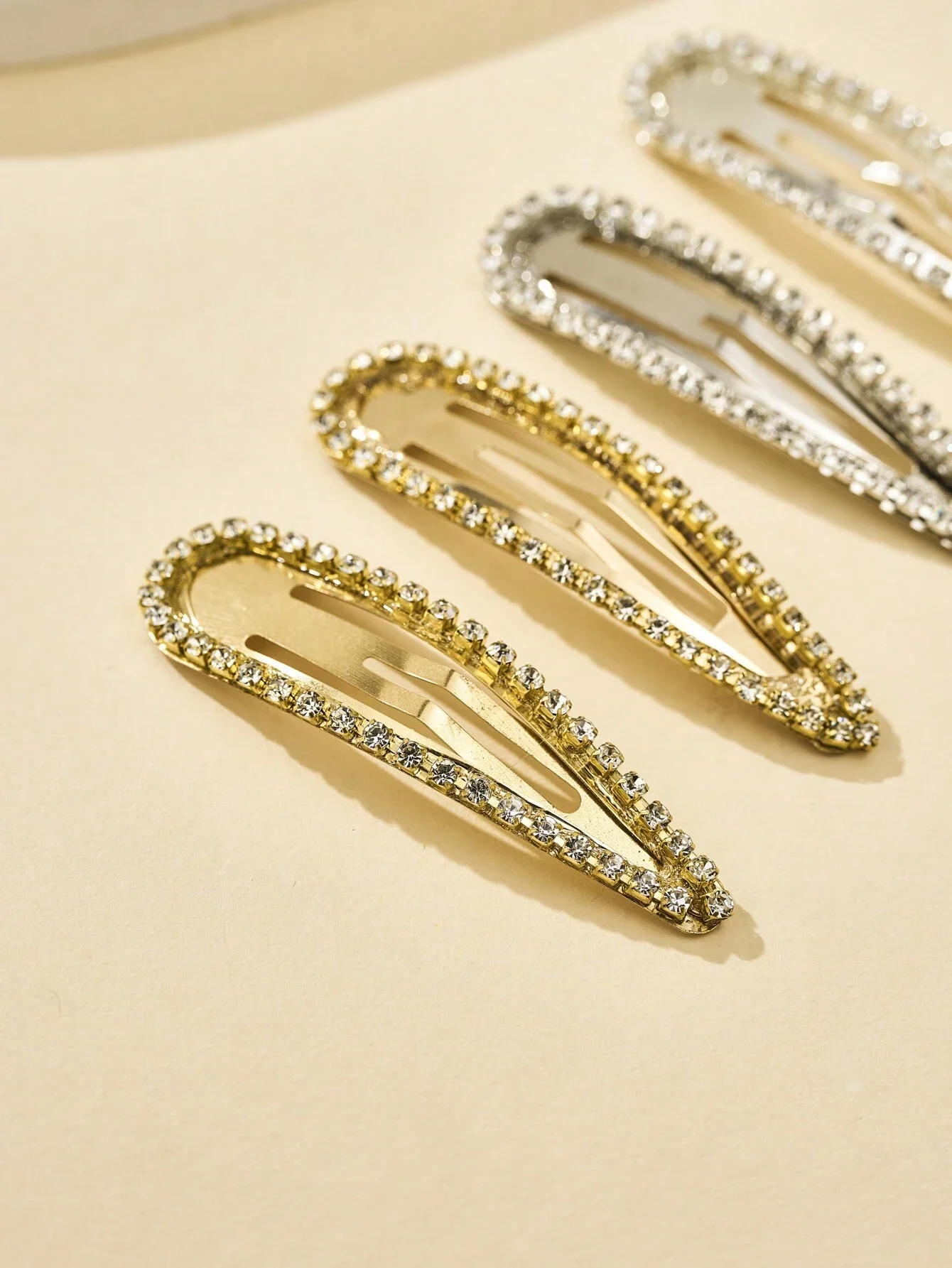 4pcs Women's Gold Silver Rhinestone Hair Clips Set Elegant Casual Barrettes For Party Street Wear
4pcs Women's Gold Silver Rhinestone Hair Clips Set Elegant Casual Barrettes For Party Street Wear