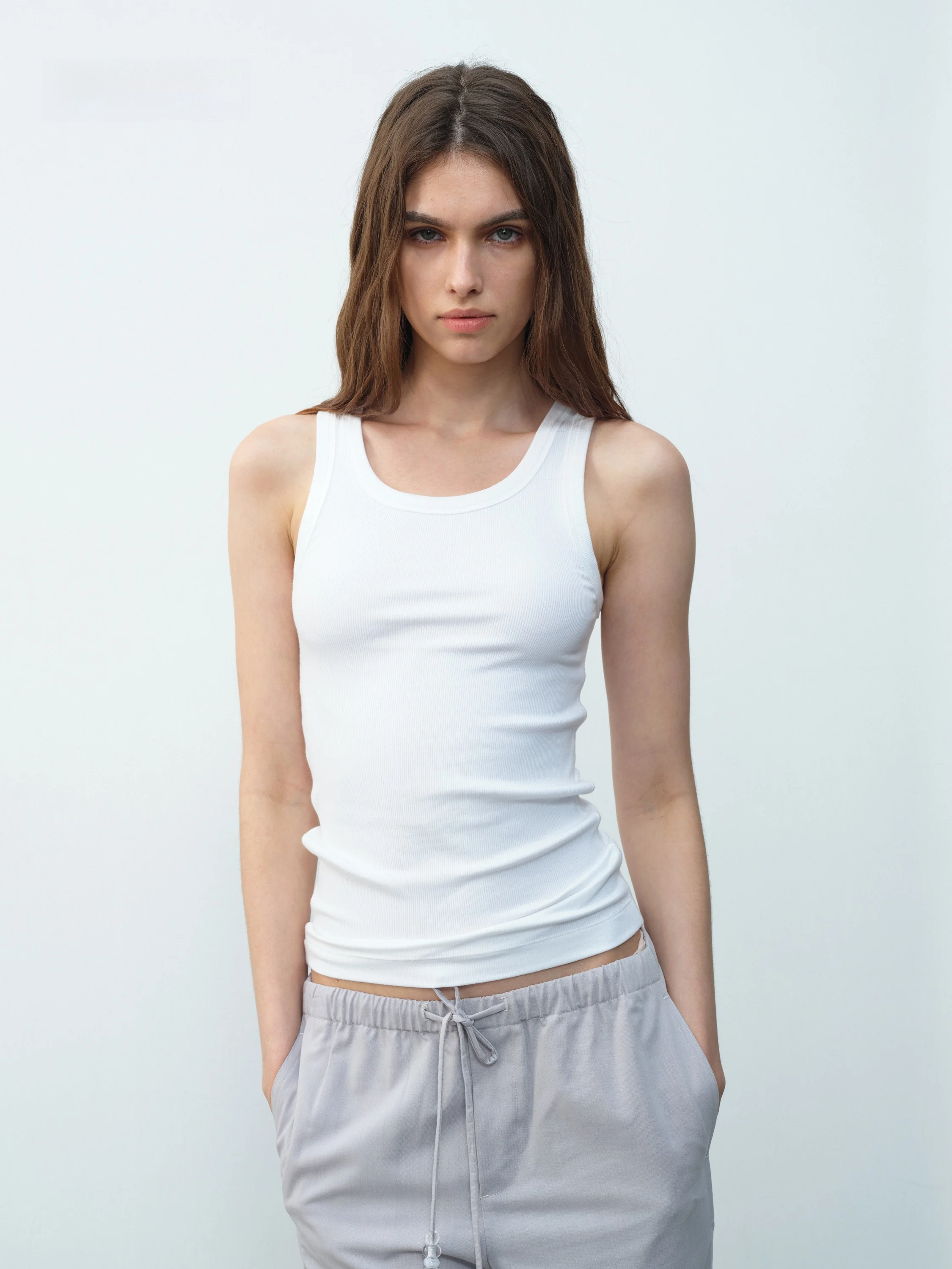 AEOOY Classic round Neck Slim Fit Vest Women's Strap Top Pure Color Summer Simple Style Basic Cotton Blend Elastic Fiber
AEOOY Classic round Neck Slim Fit Vest Women's Strap Top Pure Color Summer Simple Style Basic Cotton Blend Elastic Fiber